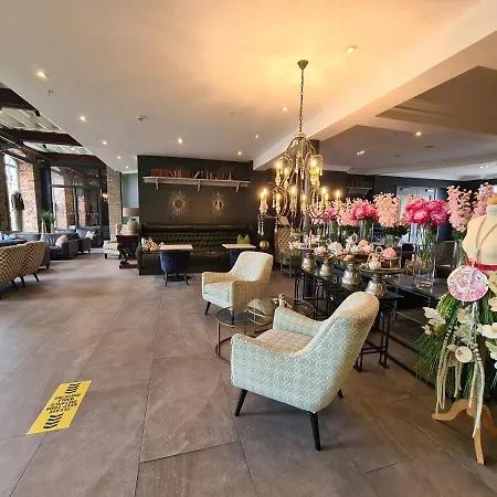 Hotel Woollen Mills 3*